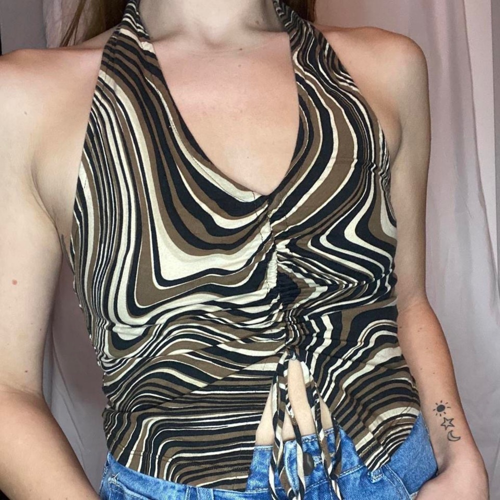 Halter top with scrunch in the middle